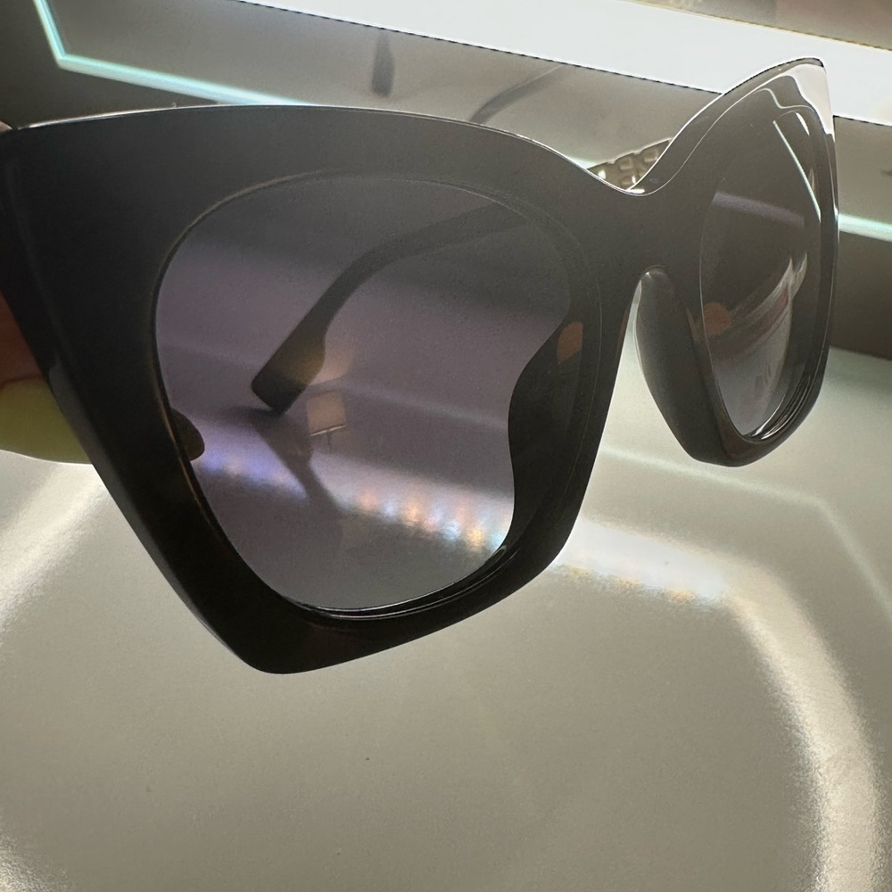 Burberry 52mm Cat Eye Sunglasses *Authentic* - Picture 13 of 15